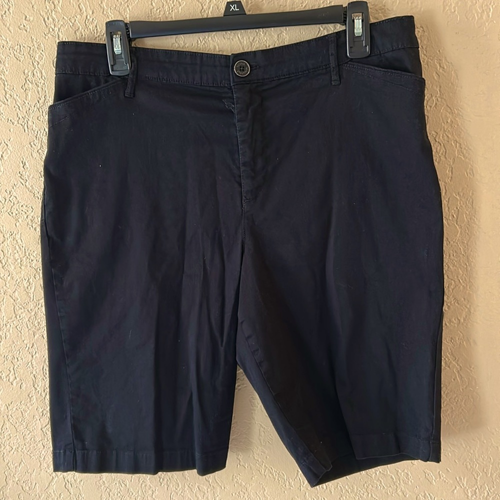 Gloria Vanderbilt/Short/Black/Stretch/SZ 12